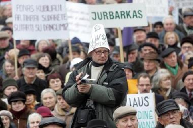 Minia: į mitingą susirinko daugiau nei tūkstantis daugiausia pagyvenusių žmonių.