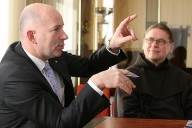 Susitarė: A.Burkšas ir brolis Benediktas lėšų statyboms bendromis jėgomis prašys ir iš apskrities savivaldybių.