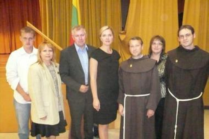 Tautiečiai: A.Bilotaitė (viduryje) Hamiltone aplankė vietinę lietuvių bendruomenę.