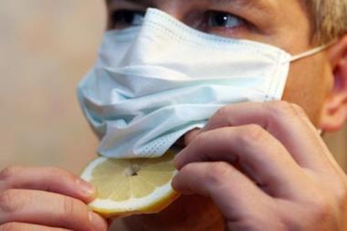 Savisauga: baimindamiesi kiaulių gripo, gyventojai suskubo valgyti citrinas, kuriose, kaip teigiama, apstu vitamino C.