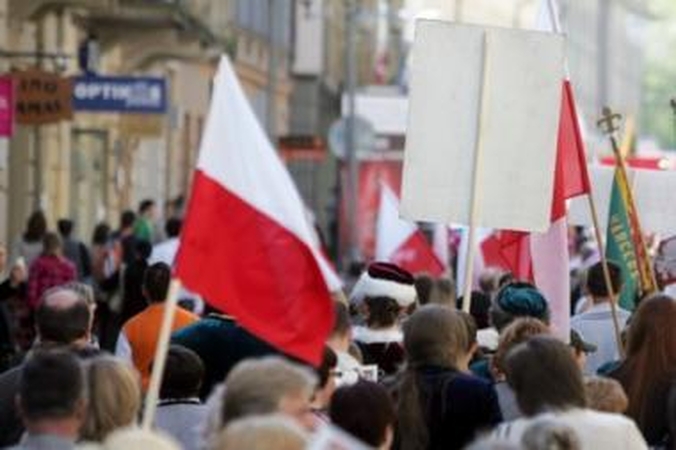 Lenkų pavardės: reikia kompromiso