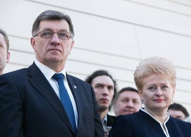 Karti Prezidentės kritika