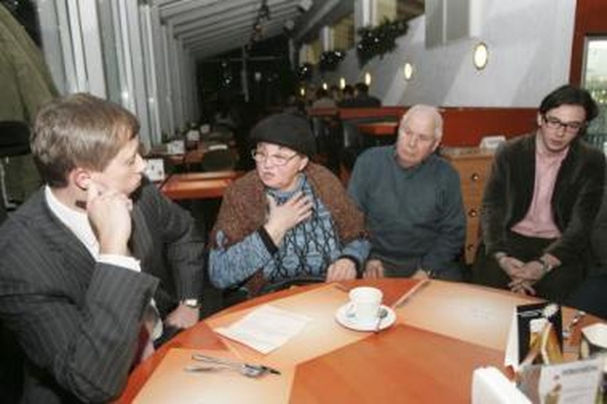 Meras kviečia kavos