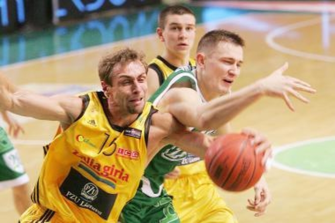Švelni gynyba čempionų nesustabdė