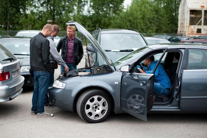 Nacionaliniai įpročiai: kaip turguje išsirinkti automobilį?