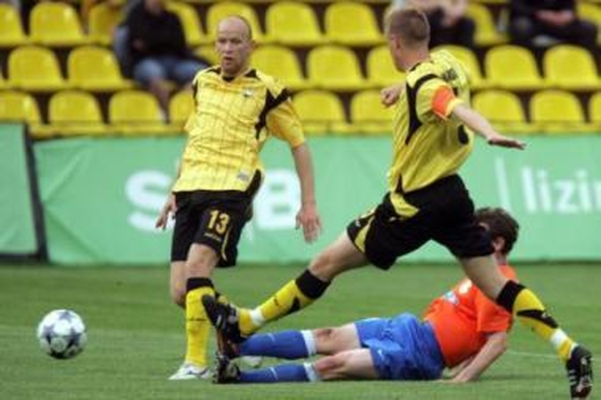 Pranašumas: "Vėtros" futbolininkai (geltoni marškinėliai) meistriškumu akivaizdžiai pranoko liuksemburgiečius.