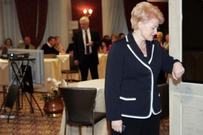Pareiga: D.Grybauskaitei dar norėtųsi švęsti, bet visi iš jos jau laukia darbų.