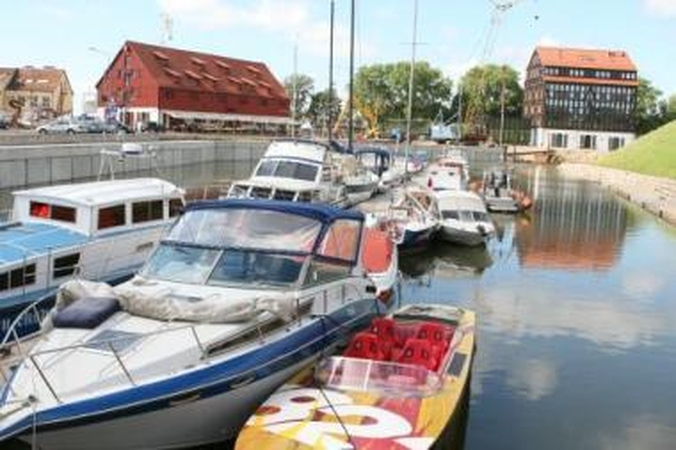 Išlaidos: pramoginiams laivams stovėjimo kainos uostelio operatoriai nemažina.