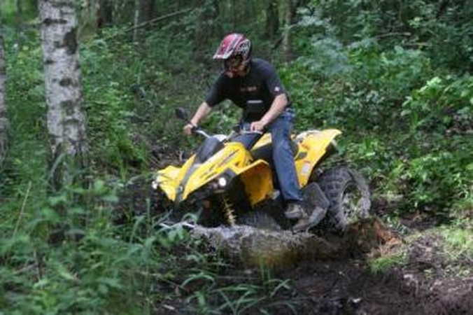 Problema: net ir tie keturračių motociklų vairuotojai, kurie įsitikinę savo važinėjimu nedarantys žalos gamtai, pripažįsta, kad ne visiems jų kolegoms užtenka sąmoningumo pramogaujant...