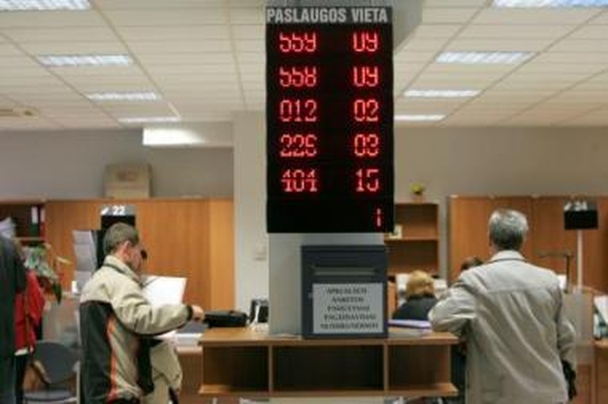 Nepadėjo: nors po reorganizacijos darbuotojų savivaldybėje sumažėjo, likusių tai neapsaugojo nuo rekomendacijų eiti nemokamų atostogų.
