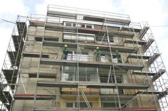 Viliotinis: valdžia žada, kad renovacija gyventojams nieko nekainuos.