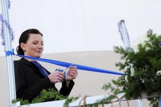 Simboliai: didžiausias Lietuvos keltas pagal senas tradicijas turi savo krikštamotę, kuria tapo susisiekimo ministro žmona, klaipėdietė archeologė Ieva Masiulienė.