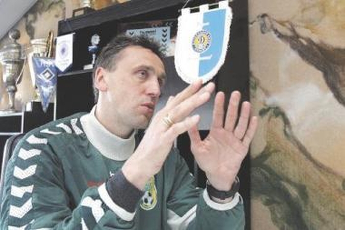 Kalbos: šnekama, kad V.Ivanauskas laimės ieško užsienyje dėl prastos finansinės klubo situacijos.