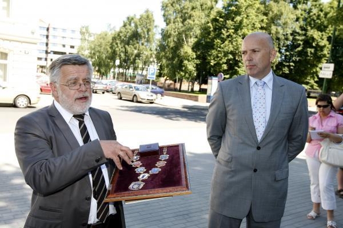 Muziejai pešasi dėl Klaipėdos apskrities viršininko regalijų