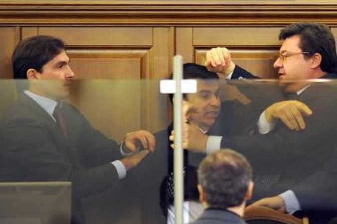 Išėjo su griausmu
