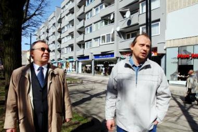 Prieš darbininkus – ir su šautuvu