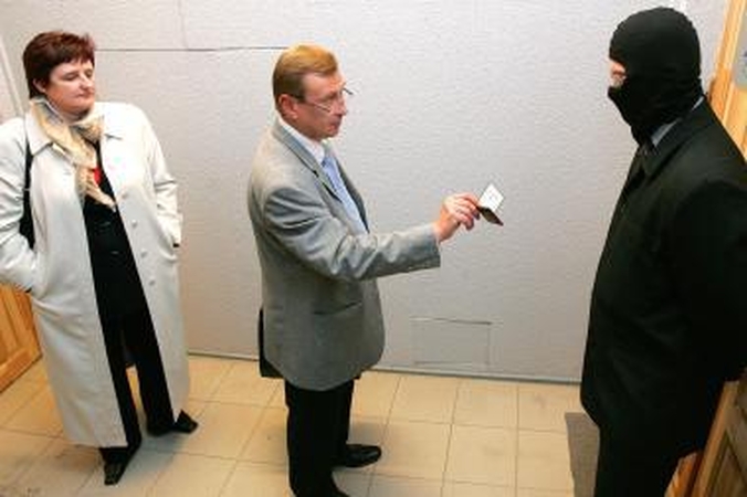 Politikai nenori būti skaidrūs