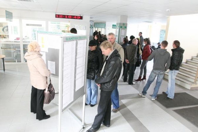 Darbdaviai iš būrio bedarbių neišsirenka tinkamo specialisto (papildyta)