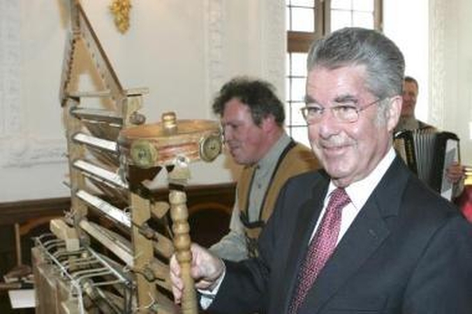 Austrijos prezidentas grojo skrabalais