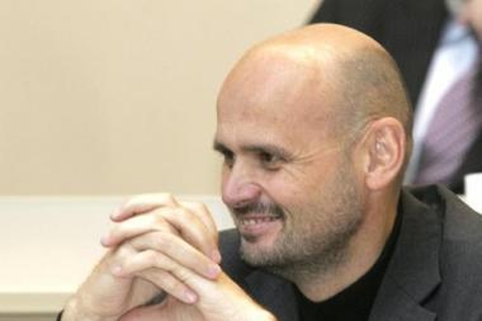 Tarybos nariai užsimanė algos