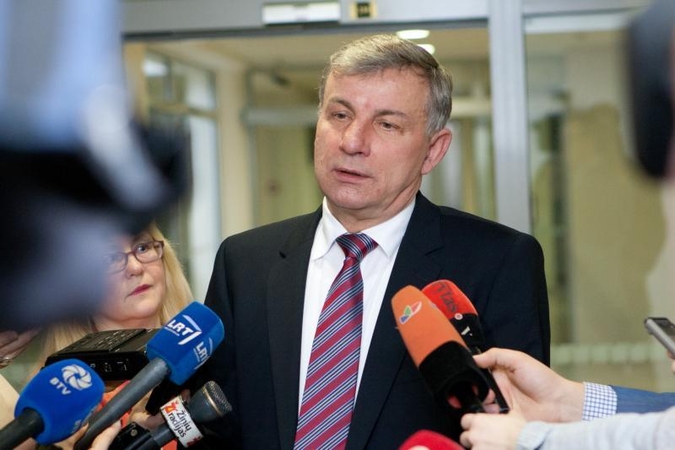 Susisiekimo   ministrui                   Klaipėda – Radviliškis? 