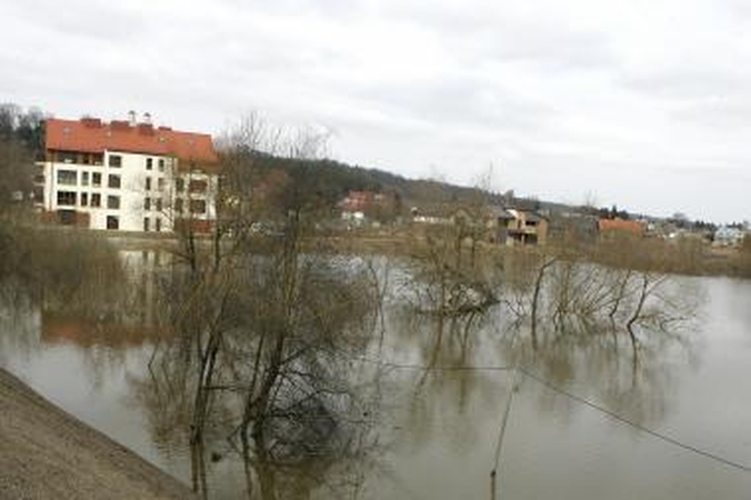 Kodėl kauniečiams leidžiama statyti namus užliejamose pievose?