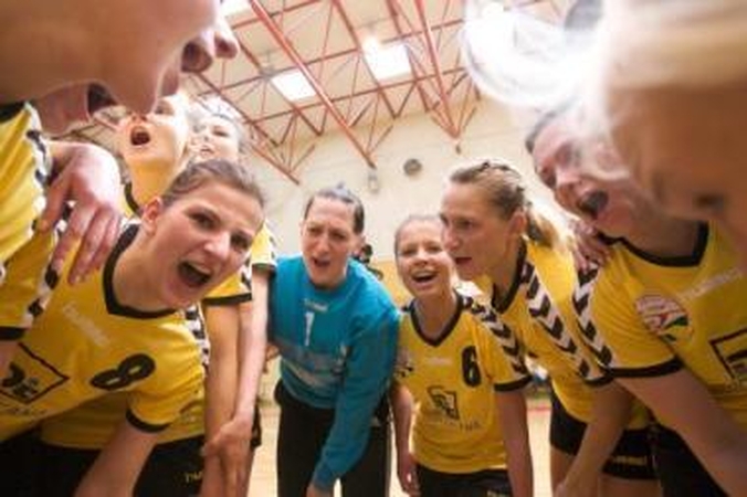 Čempionės: "Eglės-Šviesos" rankininkės Lietuvos čempionatą laimėjo 17-ąjį kartą.