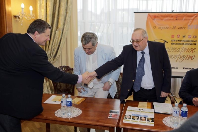 Koncerte skambės M. Magomajevo dainos