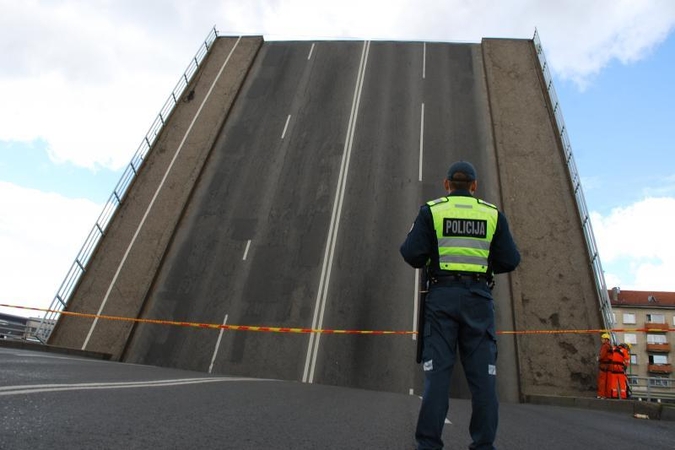 Faktas: dažną policininką kamuoja klausimas, ar likti tarnyboje, ar ieškoti laimės pasirenkant kitą gyvenimo kelią.