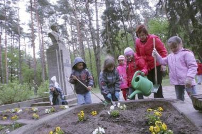 Gėlės dėdei, kuris kūrė Lietuvą
