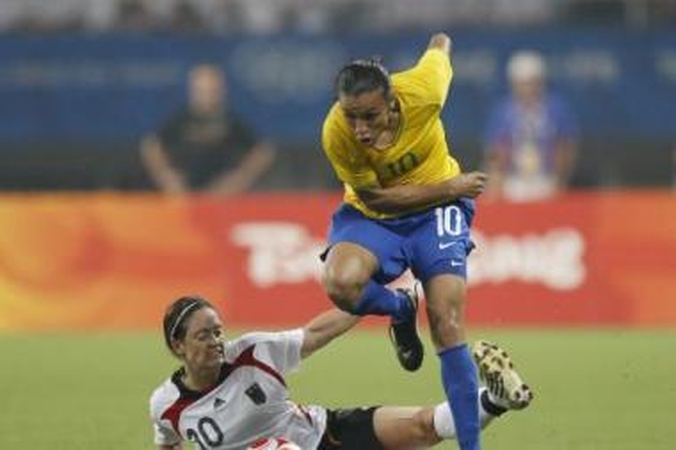 Marta – tarsi Pele su sijonu