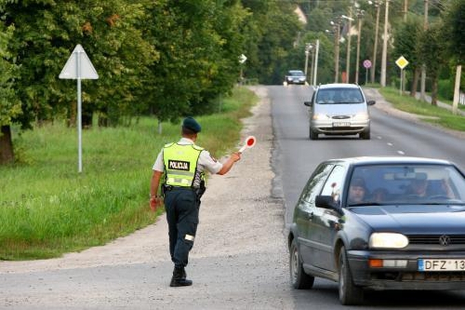 Reide įkliuvo ir pareigūnas
