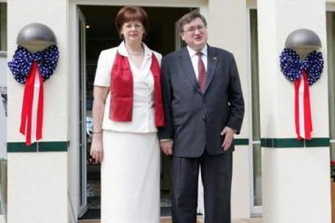Išvyksta: jau kitą savaitę JAV ambasadorius J.Cloudas su žmona Mary Elizabeth palieka Lietuvą.