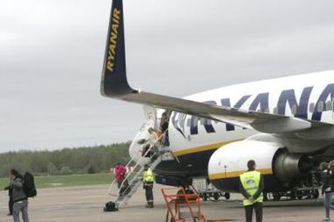 Kliūtys: dėl visuotinio streiko Prancūzijoje aviakompanijos atšaukė šimtus reisų.