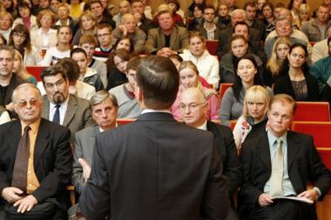 ES milijonai akademijos rektoriui apsuko galvą?