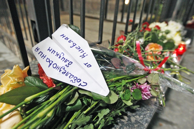 Parskraidinti pirmieji žuvusiųjų per Rusijos lėktuvo katastrofą palaikai