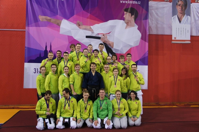 Iš Europos tradicinės karatė čempionato – su 15 medalių