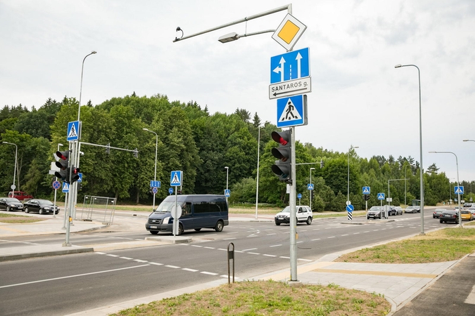 Vilniuje nutiesta trijų eismo juostų Santaros gatvė